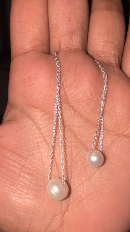 Minimalist pearl pendant necklace with silver chain and elegant white pearl for women